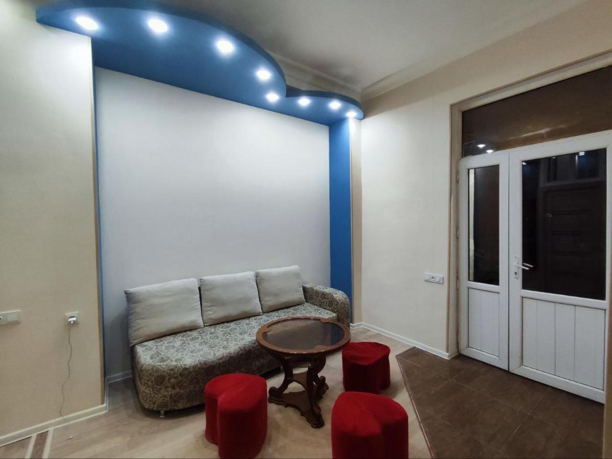 Guest House In The Small Center Γιερεβάν Εξωτερικό φωτογραφία